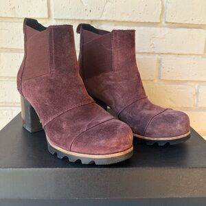 Women's Suede Ankle Boots - Burgundy